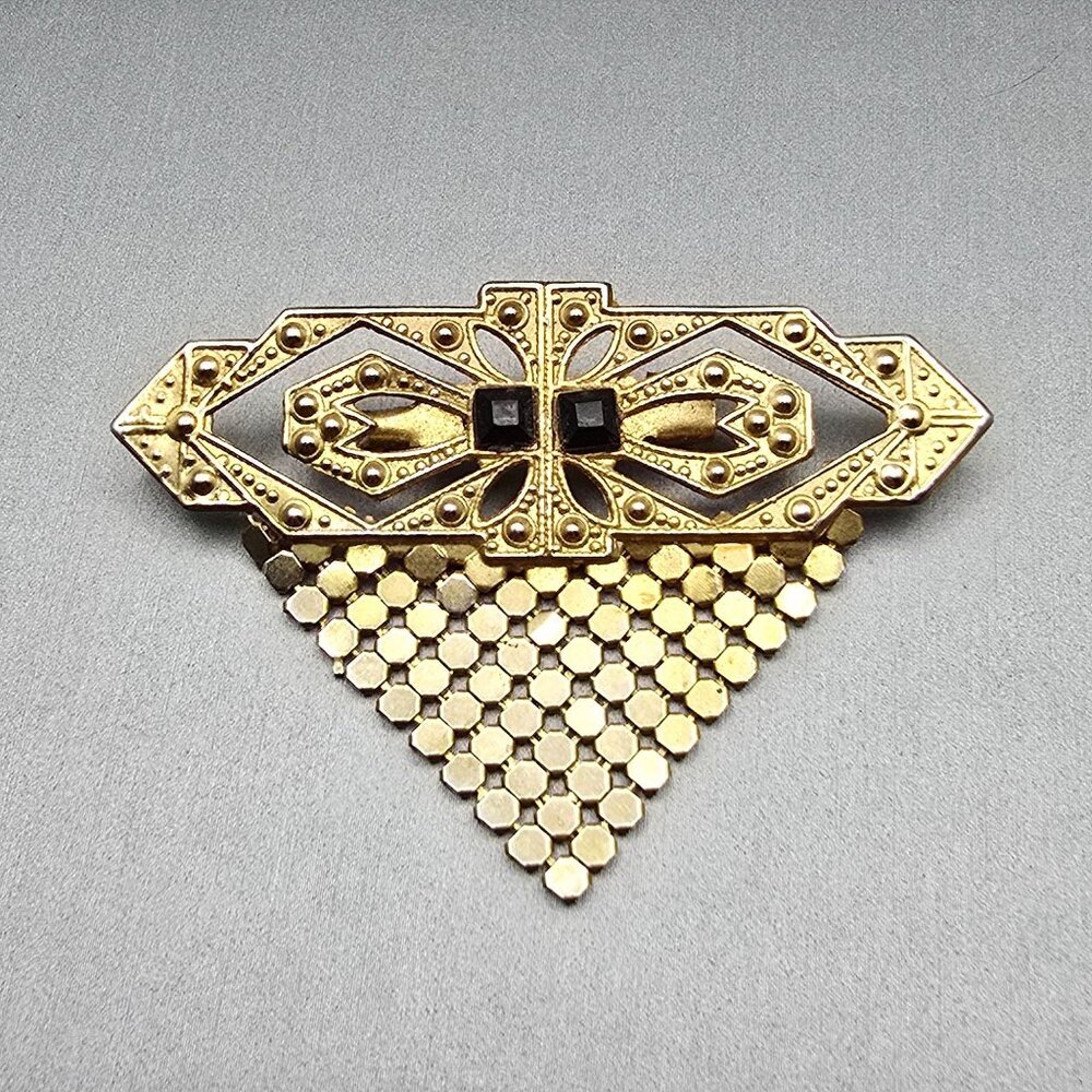 VTG Art Deco Chainmail Bib & Black Glass Brooch 2.5" Antique Brass Pressed Metal